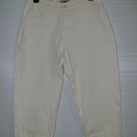 Lee Stretchy Capri Jeans - Picture 3 of 5